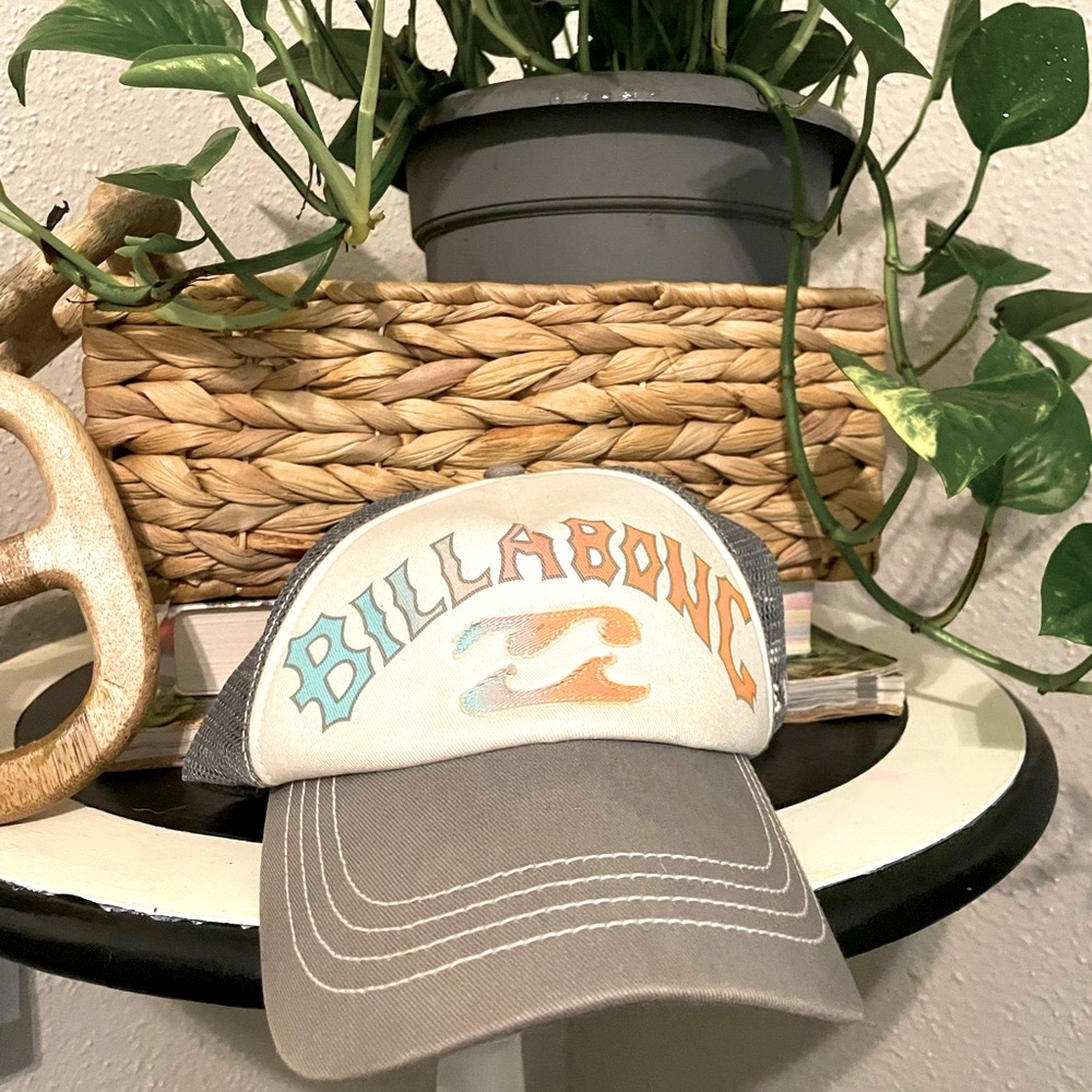 Billabong hat very good condition